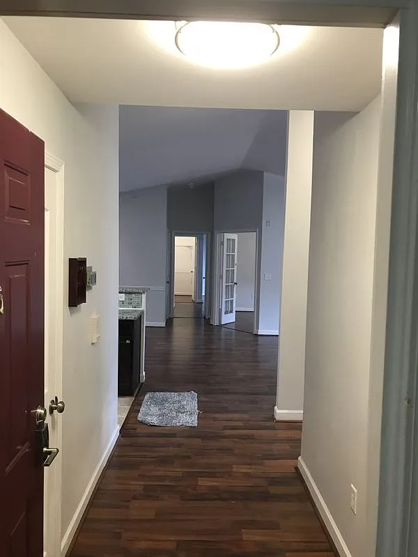 3 bed, 2.0 bath, 1458 sqft, $1,675 — Photo 2