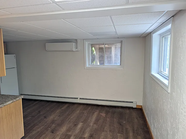 753 W River Rd #C — Photo 12