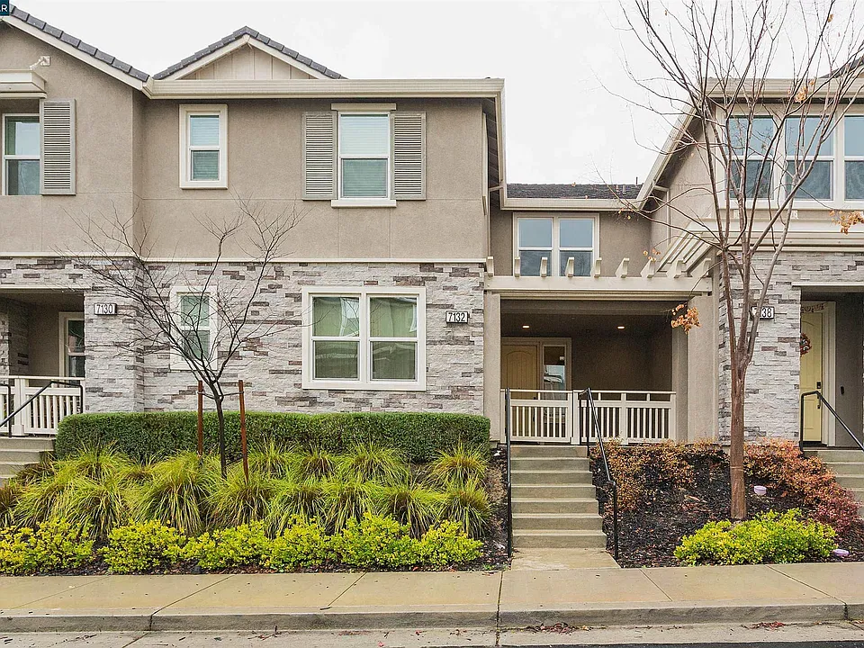 7132 Calistoga Ln