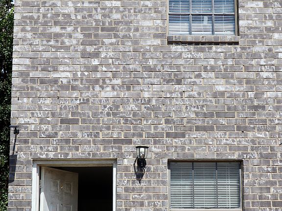 2nd image of 311 N Bridge St APT 1