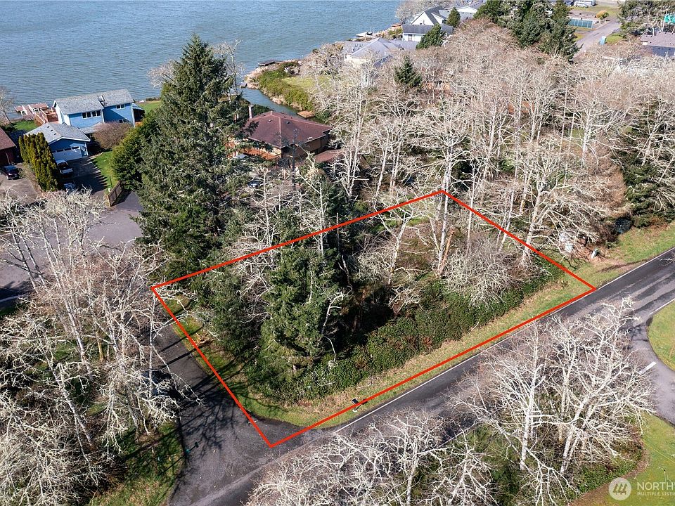 1st image of 698 Fern Court SE
