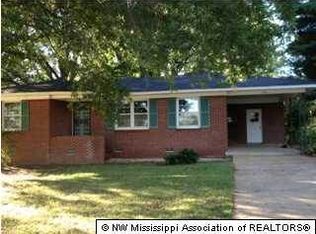 675 Salem Ave, Holly Springs, MS 38635