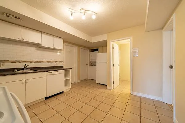 331 Spruce St #D — Photo 7