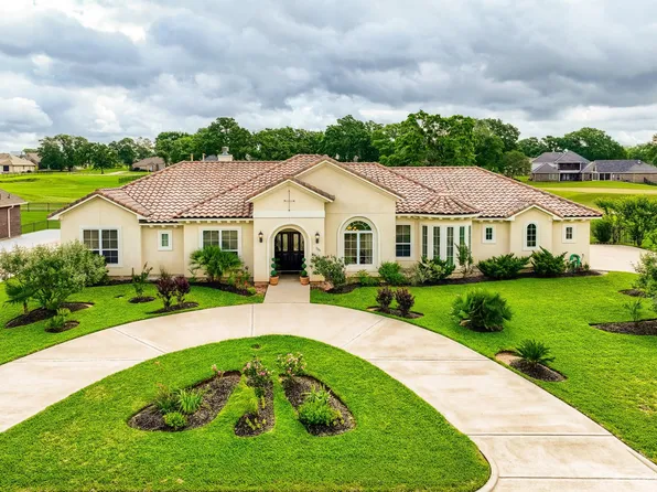 230 Lawrence Marshall Dr, Hempstead, TX 77445