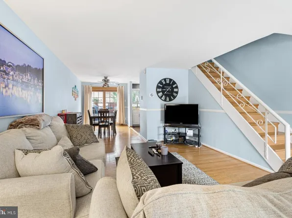 5432 Vicaris St, Philadelphia, PA 19128