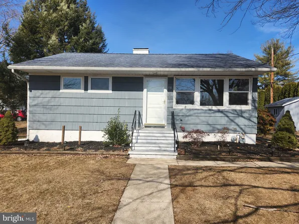 116 Center Ln, Reading, PA 19606