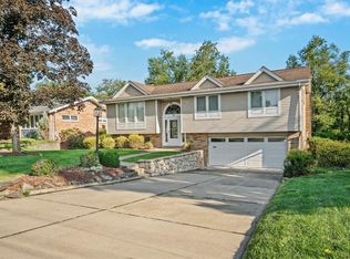 220 Lindenwood Dr, Pittsburgh, PA