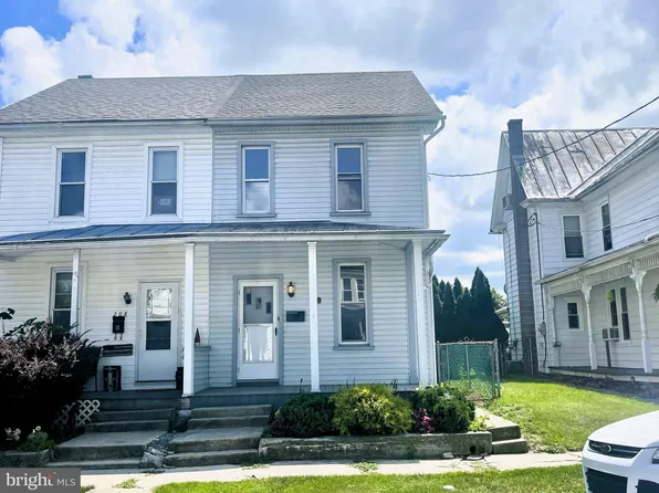 210 W Sheridan Ave, Annville, PA 17003