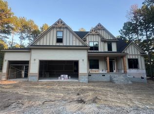 136 Leaning Pine Cir, Spring Lake, NC 28390