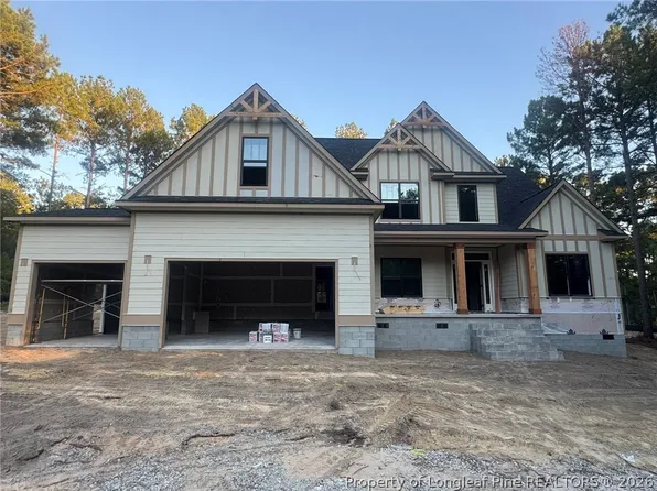 136 Leaning Pine Cir, Spring Lake, NC 28390