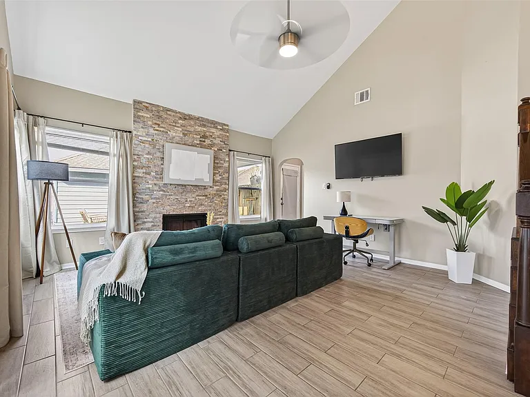6635 Queensclub Dr — Photo 11
