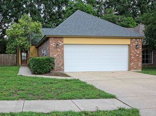 5217 Eastbay Dr, Baton Rouge, LA 70820