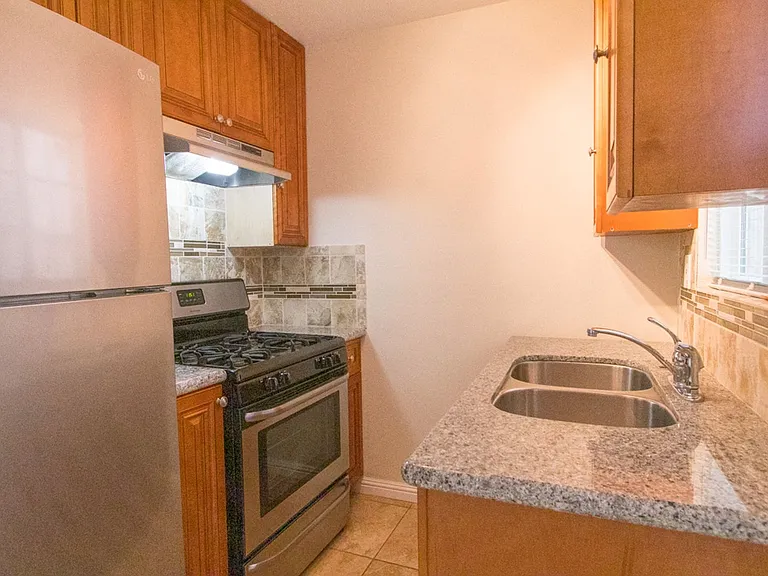 Conveniently Close to the Beach & Bay From This 1 Bed/1 Bath in Mission Beach! — Photo 5