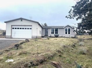 12216 Mountain View Dr, Montague, CA 96064