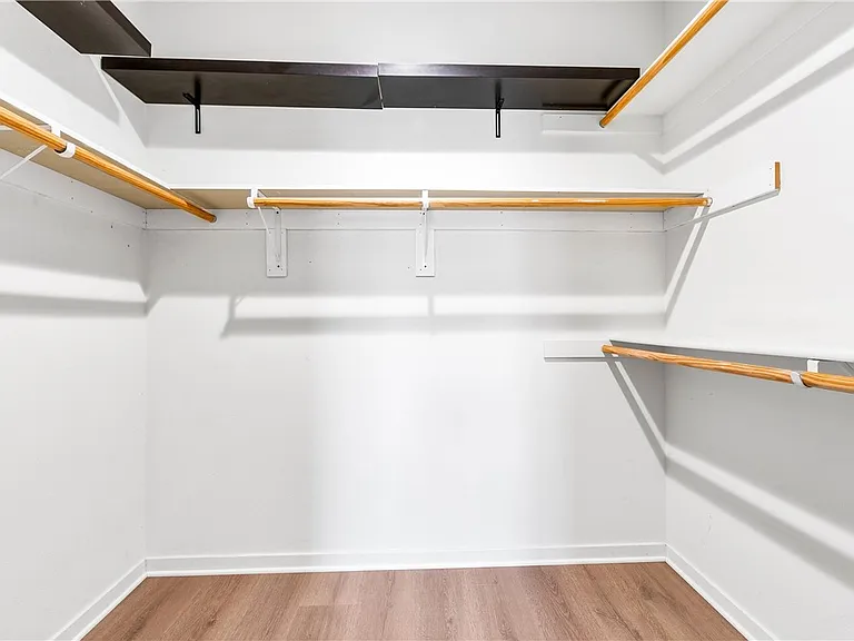 664 Colorado Cir — Photo 24