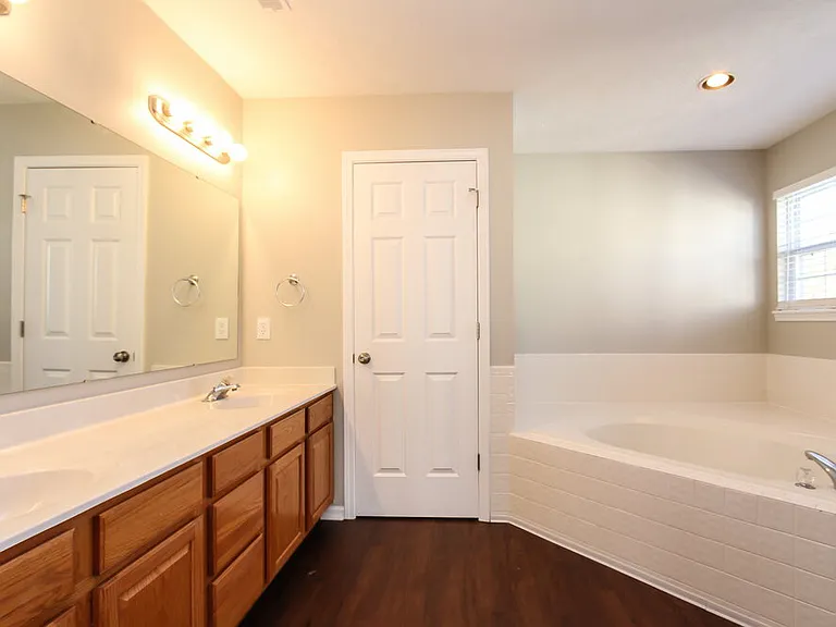 8339 Glen Highlands Dr — Photo 11