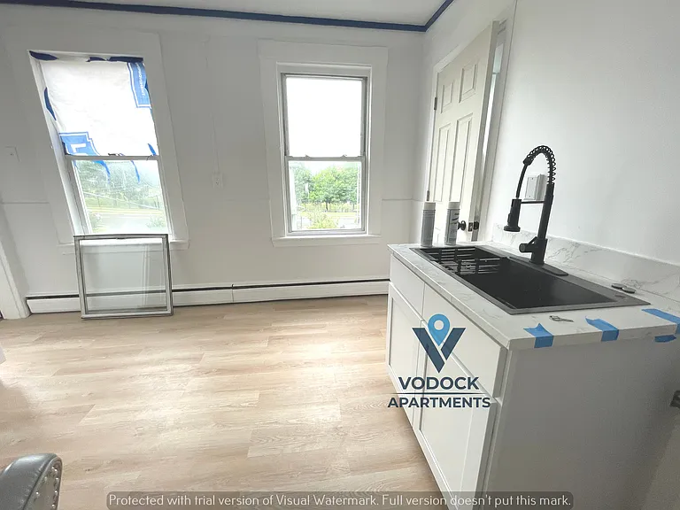 14 Crown St #2E — Photo 13