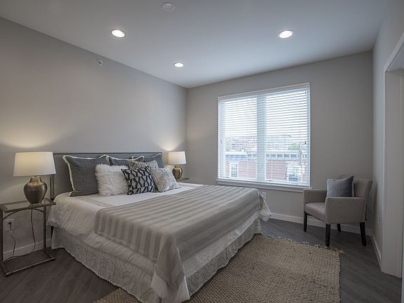 4th image of 1508 Ridge Ave #401