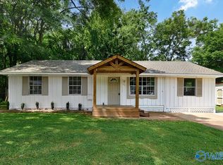 3815 Ridgecrest Cir SW, Huntsville, AL 35805