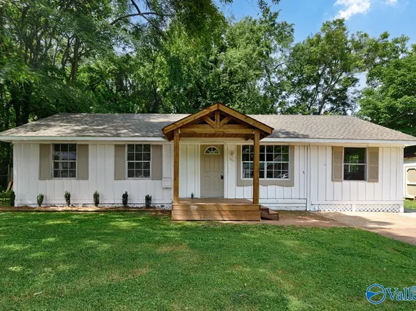 3815 Ridgecrest Cir SW, Huntsville, AL 35805
