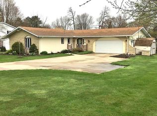 7272 W Lake Rd, Fairview, PA 16415