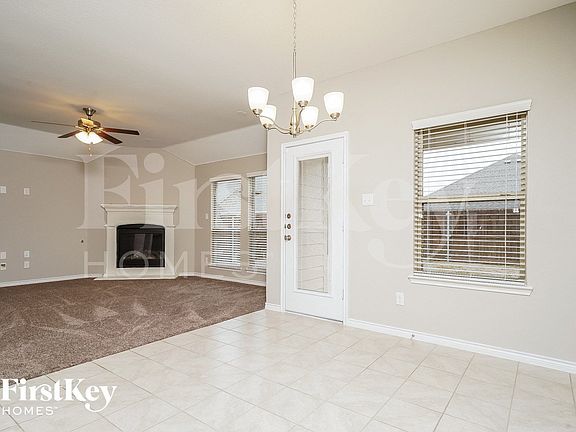 5th image of 2108 Lake Pine Dr