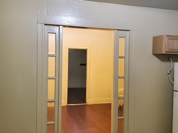 4th image of 950 E Woodlawn Ave #1