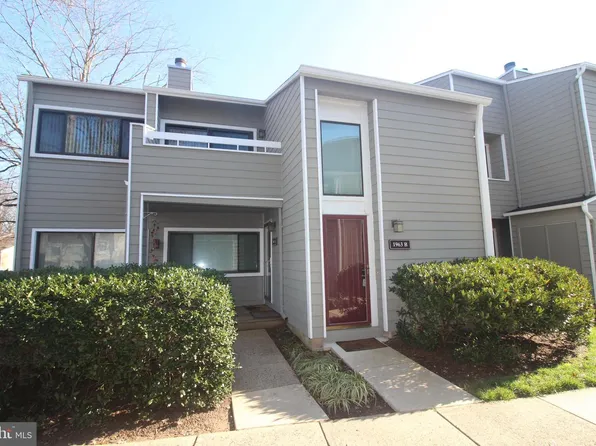 1963 A Villaridge Dr, Reston, VA 20191