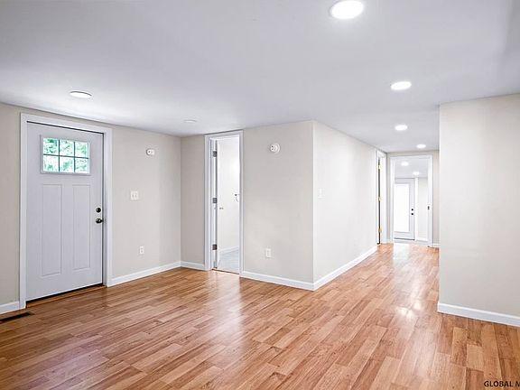 3rd image of 59 Richardson St