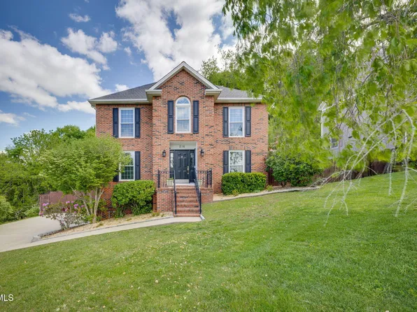 216 Fox Chase Dr, Kingsport, TN 37664