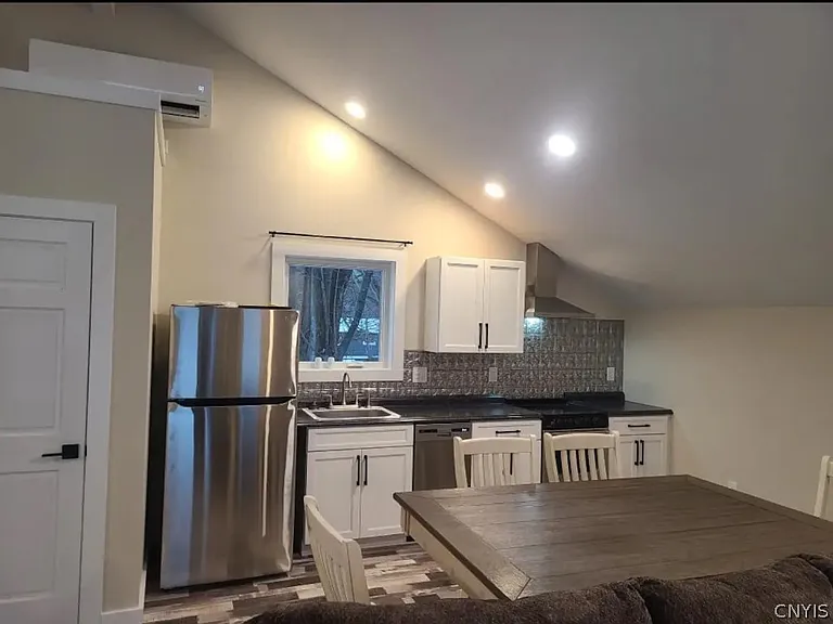 14669 Fancher Ave — Photo 5