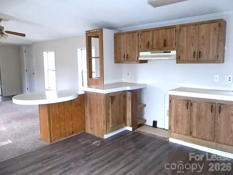 146 Thornwood Ln — Photo 3