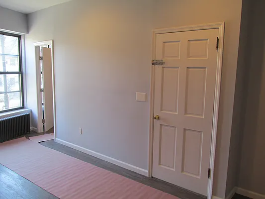 Rented by Windsor Homes Realty Corp | media 27