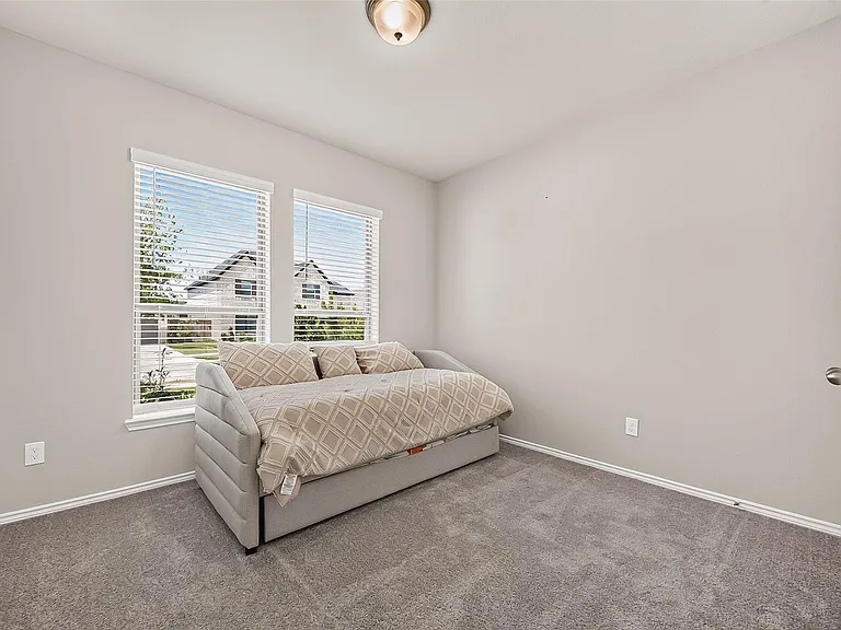 410 Mercury Sky Rd — Photo 30