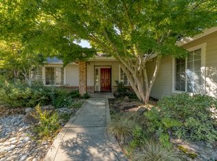 2211 Wicklow St, Redding, CA 96001