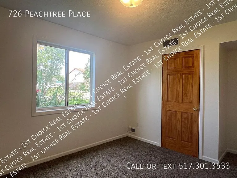 726 Peachtree Pl — Photo 8