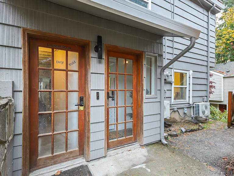 1104 SW Gaines St #D — Photo 7