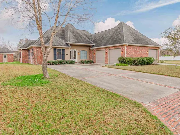 1095 Oak Harbor Dr, Morgan City, LA 70380