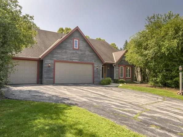 N52W14305 Thornhill DRIVE, Menomonee Falls, WI 53051