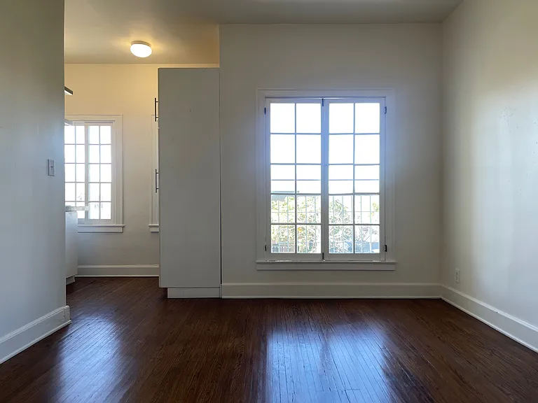 3000 Kenwood Ave #3002 — Photo 6