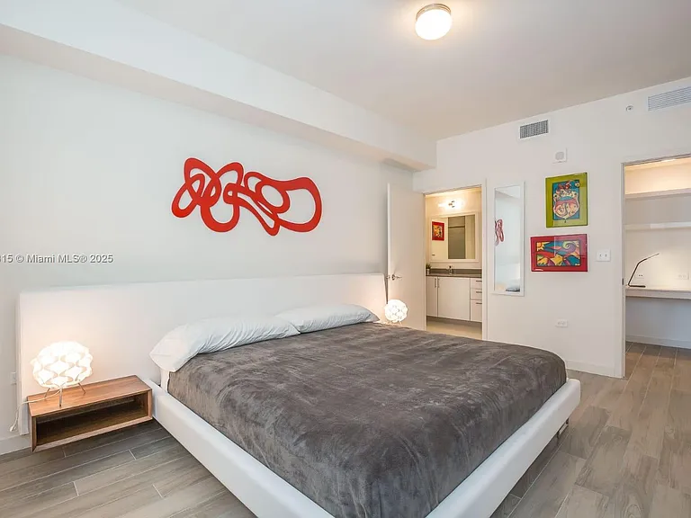 999 SW 1st Ave #1715 — Photo 6