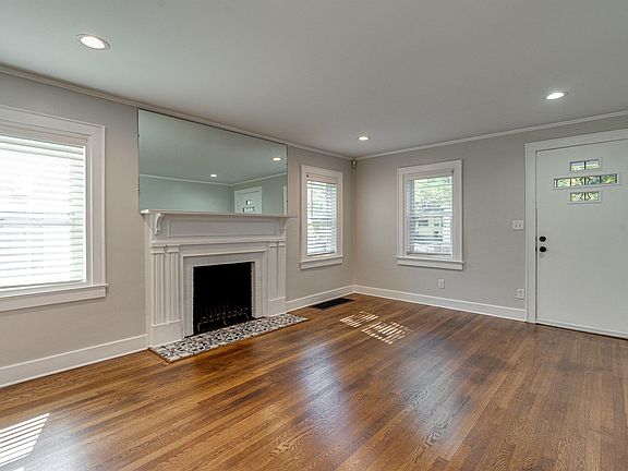 5th image of 208 N Saint Marks Ave