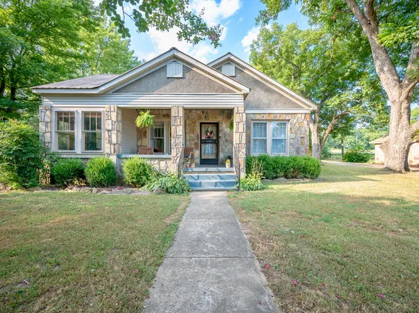 20 Moore Ave, Batesville, AR 72501