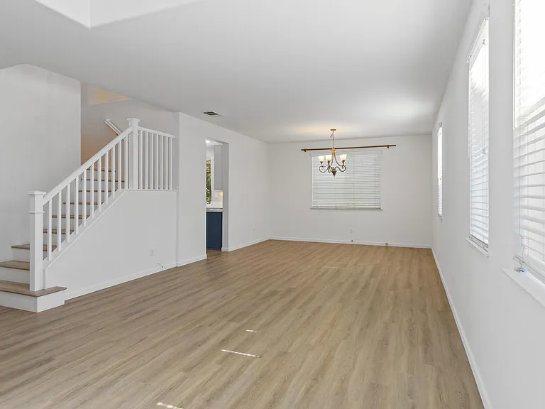 23764 Cloverleaf Way — Photo 3