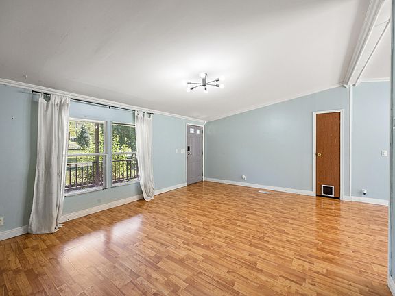 4th image of 277 C Valley Dr