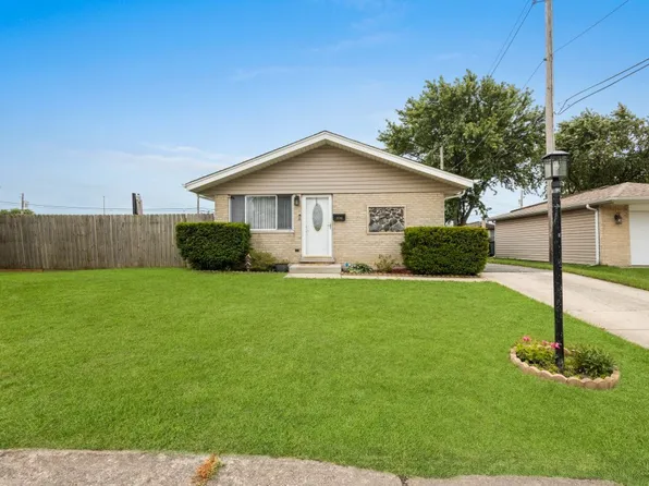 16544 Lisa Ln, Oak Forest, IL 60452