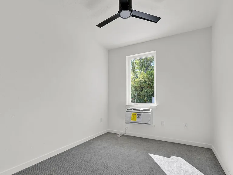 Veazey Park Apartments — Photo 64