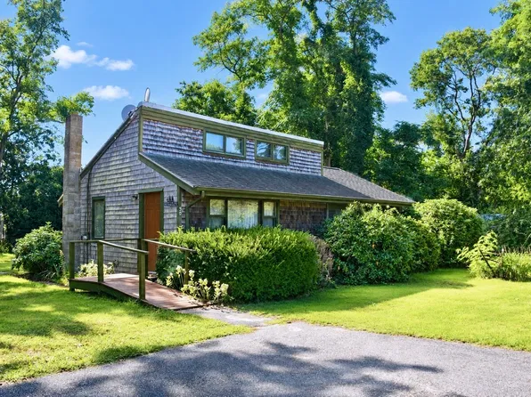 30 Meadowlark Dr, Wareham, MA 02571