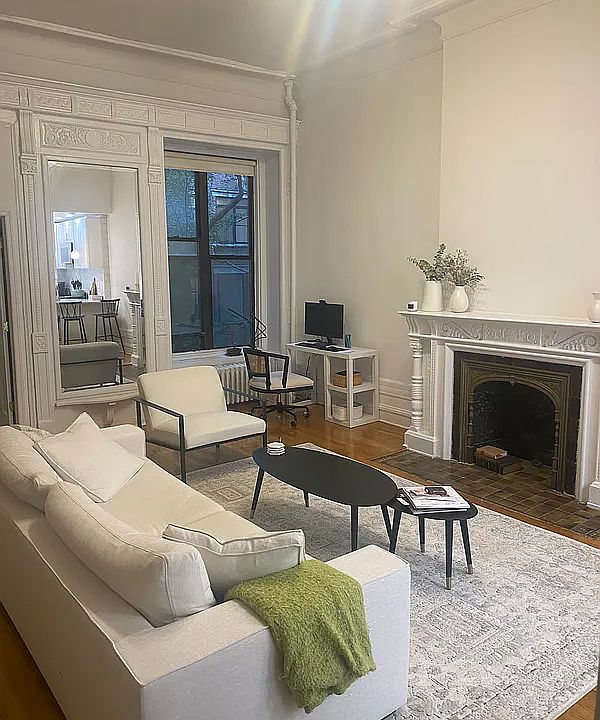 1st image of 54 W 89th St APT 1R