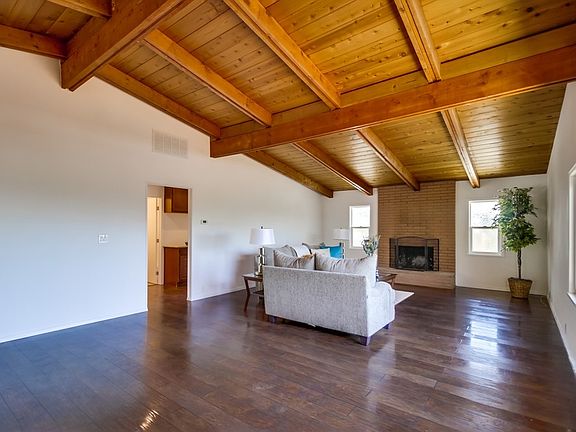 3rd image of 437 Santa Clara Dr